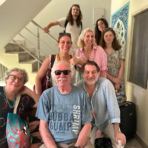  Guest house Max India