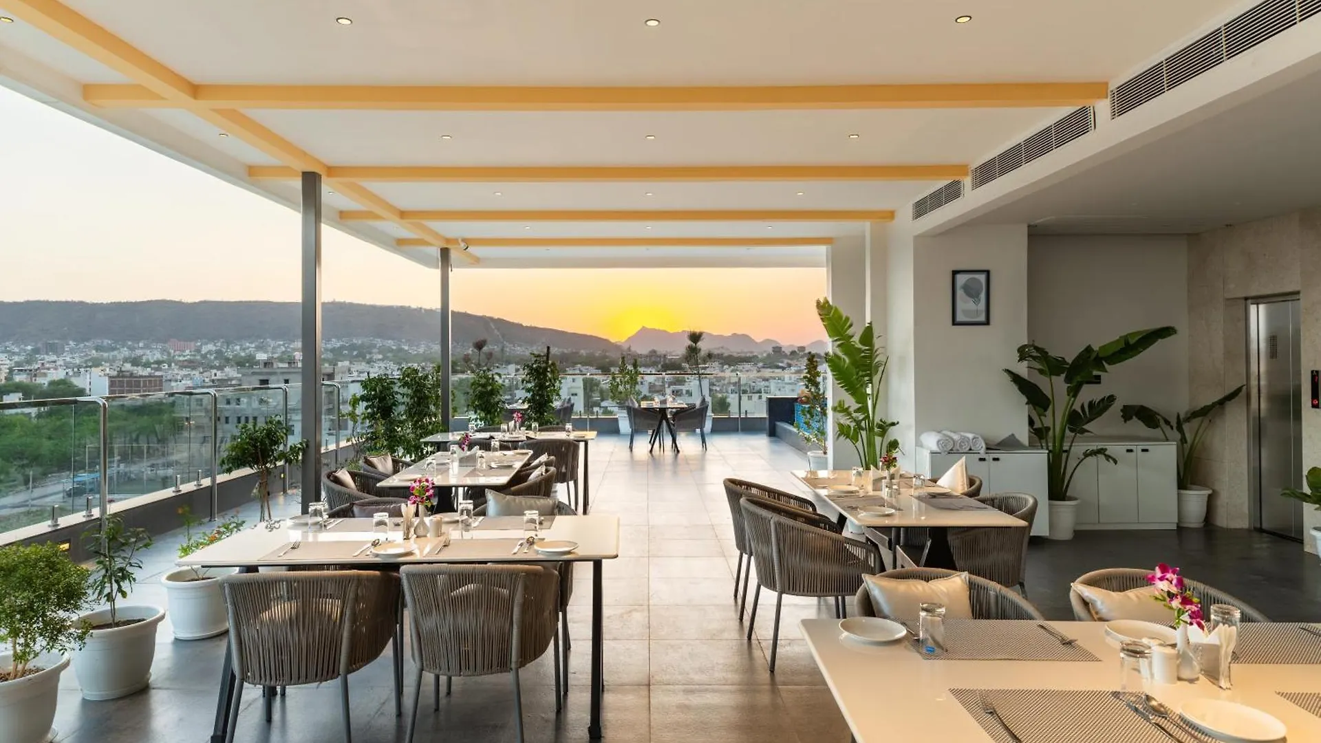 7 Rays Hotel Udaipur